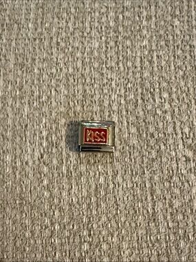 Italian Charm: “KISS”